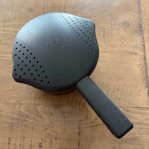 Pampered Chef Black Microwave Steamer